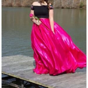 Sherri Hill Size 2 Prom 2 Piece Dress Hot Pink/Black with Beaded Detail